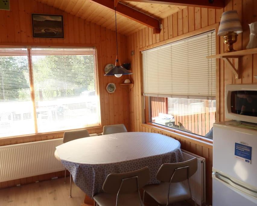 Cottage With Hot Tub In Beautiful Surroundings Hroarsstathir Exterior photo